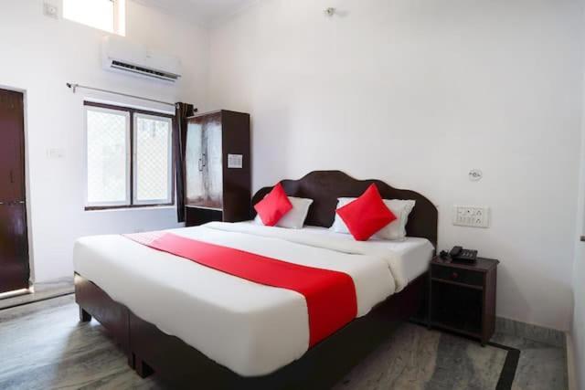 Backpackers Karma Home Stay ขชุราโห ภายนอก รูปภาพ